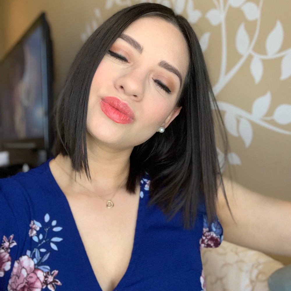 Meet your Posher, Alondra